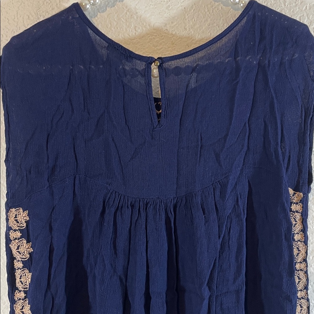 FOREVER 21 Embroidery Navy Blue Sleeveless Blouse Size Small - Picture 4 of 6